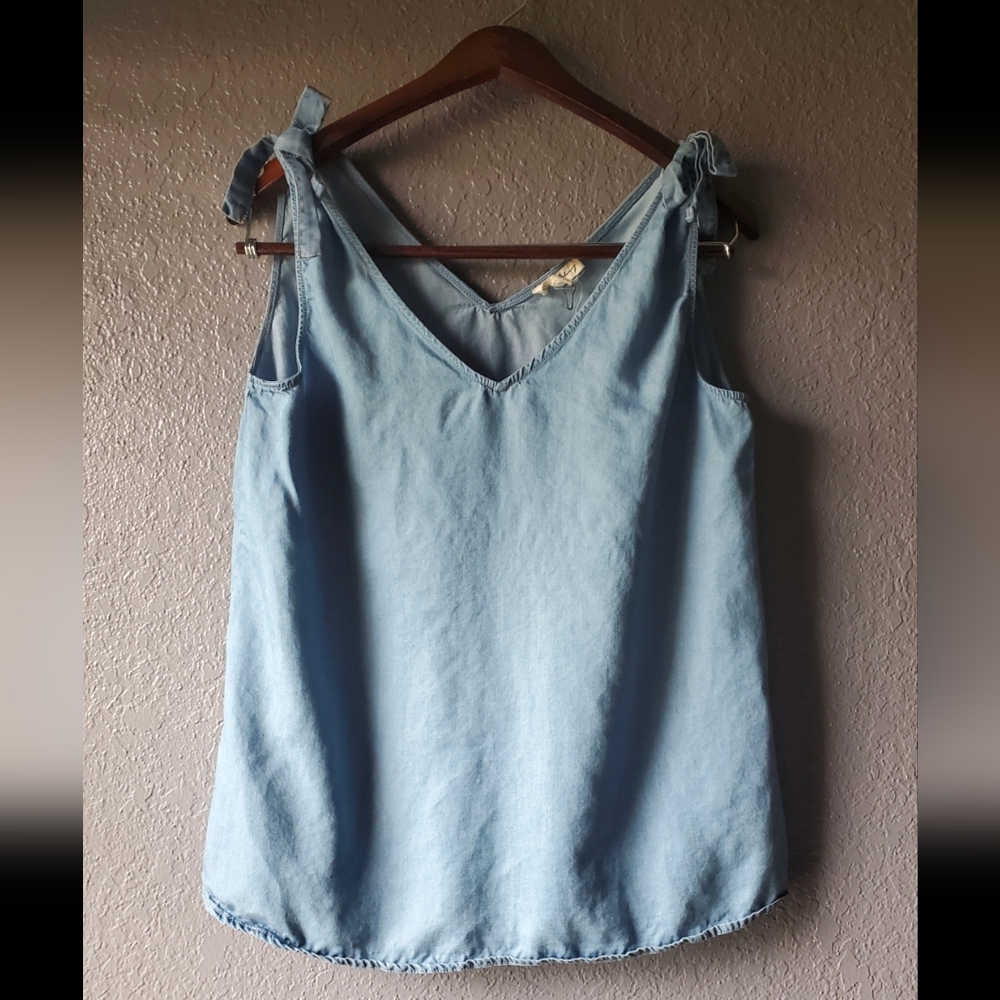 Jane and Delancey 100% lyocell tie tank top